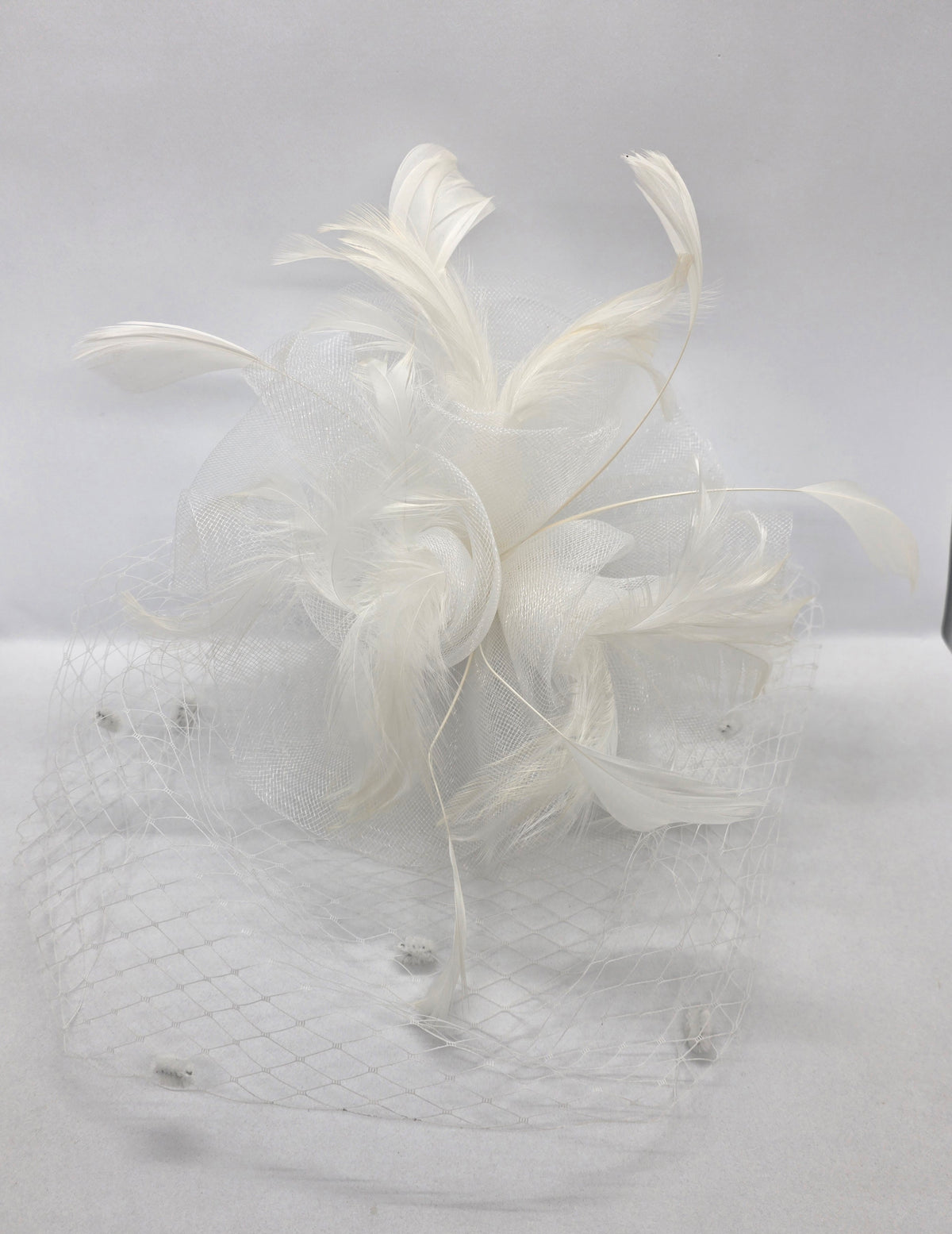 3 Rose Feather With Veil